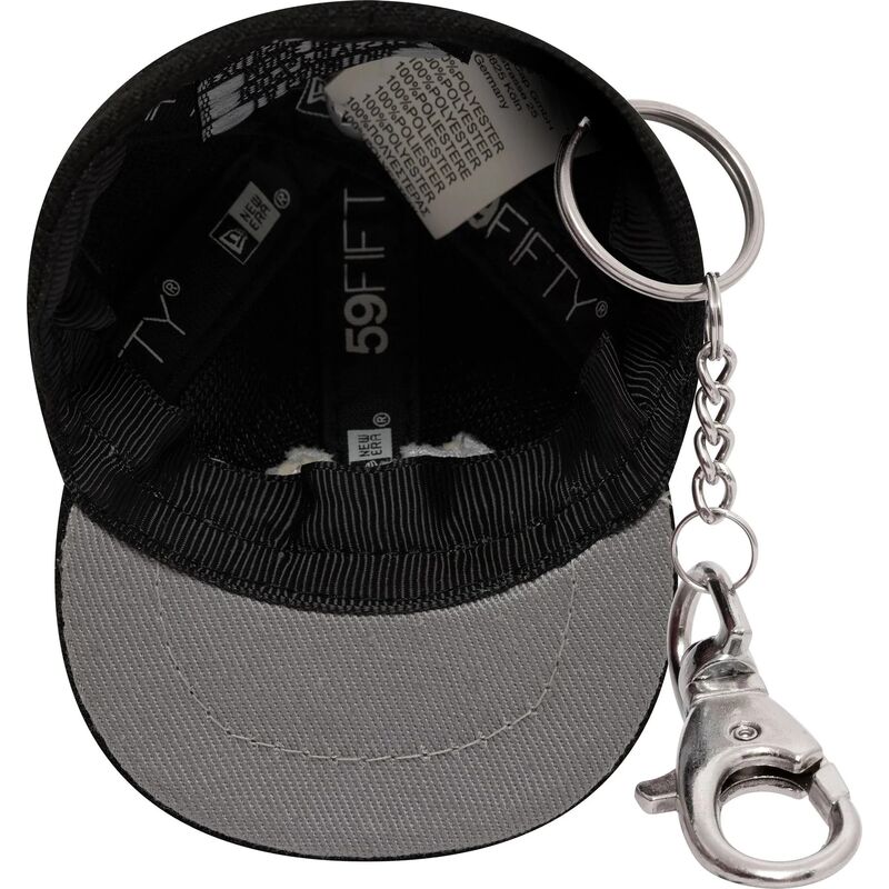 tarvikud-must-llavero-mini-cap-chain-new-era tarvikud-must-llavero-mini-cap-chain-new-era