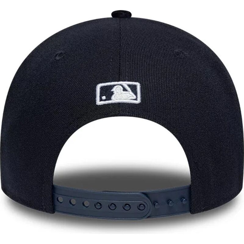 mutsid-kumer-meresinine-snapback-9forty-m-crown-cord-visor-new-york-yankees-mlb-new-era