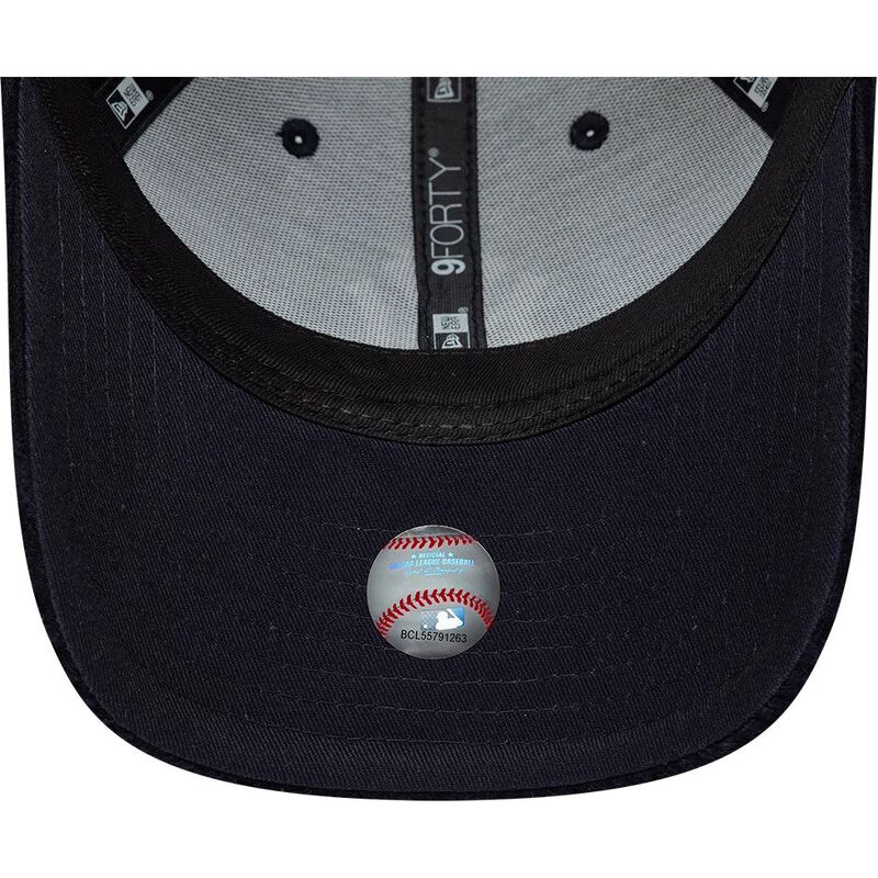 mutsid-kumer-meresinine-snapback-9forty-m-crown-cord-visor-new-york-yankees-mlb-new-era