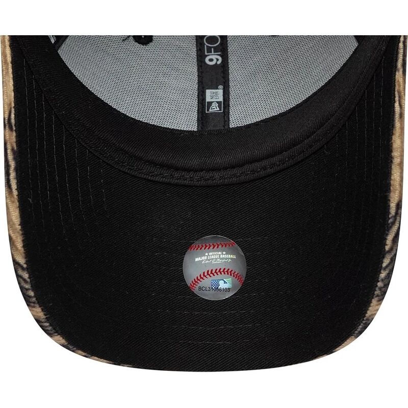 mutsid-kumer-leopard-reguleeritav-9forty-ocelot-print-new-york-yankees-mlb-new-era