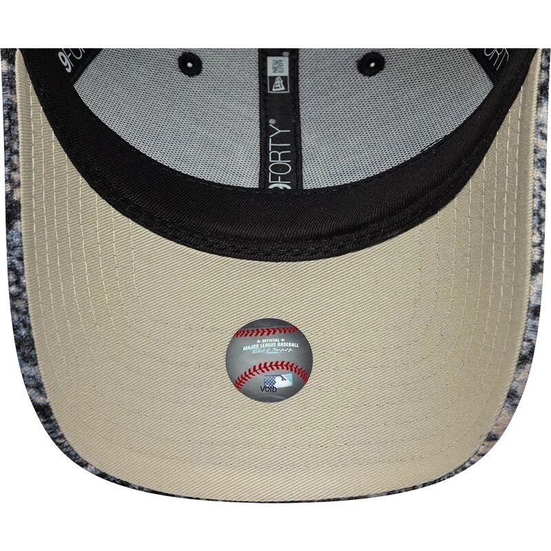 mutsid-kumer-mitmevarviline-reguleeritav-9forty-snake-print-new-york-yankees-mlb-new-era