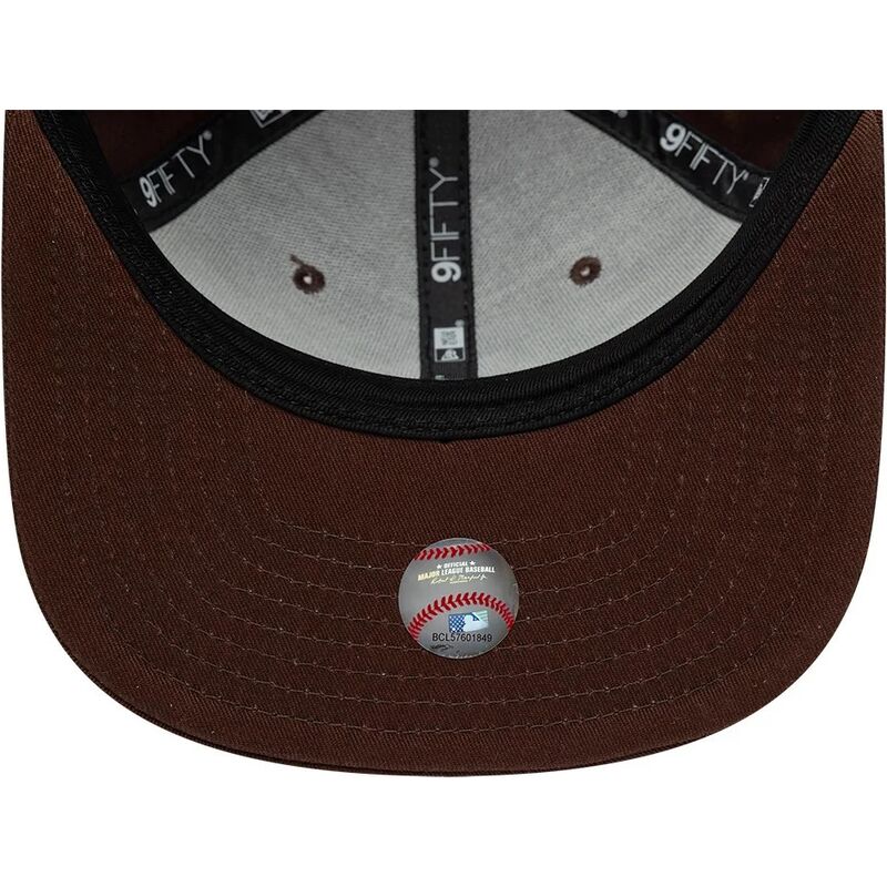 mutsid-lame-pruun-snapback-9fifty-original-fit-league-essential-new-york-yankees-mlb-new-era mutsid-lame-pruun-snapback-9fifty-original-fit-league-essential-new-york-yankees-mlb-new-era