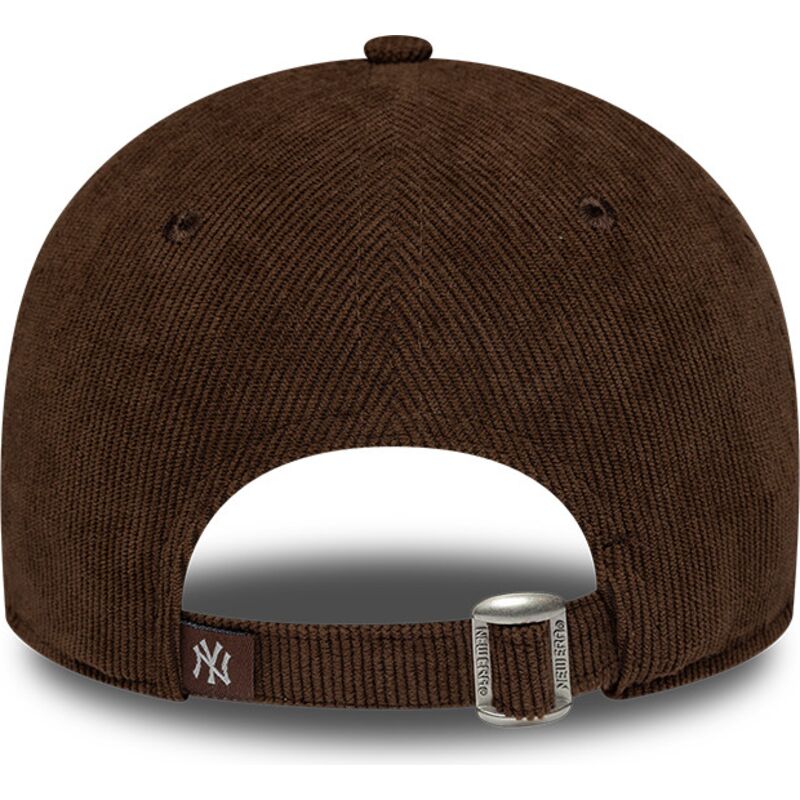 mutsid-kumer-pruun-reguleeritav-9twenty-cord-script-new-york-yankees-mlb-new-era