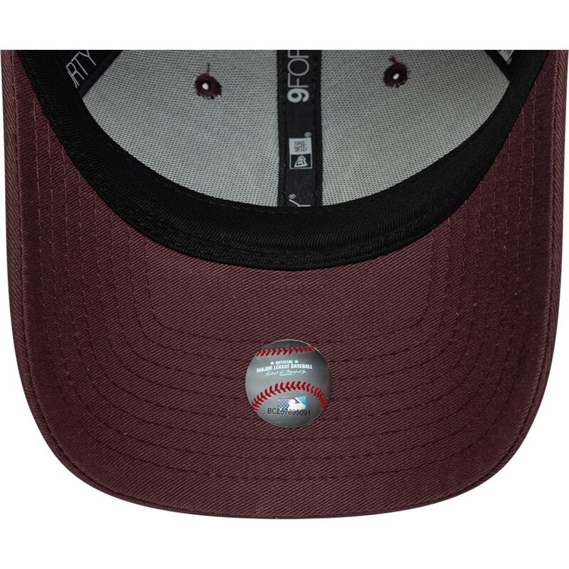 mutsid-kumer-punane-reguleeritav-9forty-league-essential-new-york-yankees-mlb-new-era