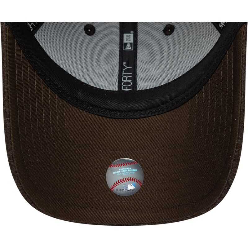 mutsid-kumer-pruun-snapback-9forty-winter-new-york-yankees-mlb-new-era mutsid-kumer-pruun-snapback-9forty-winter-new-york-yankees-mlb-new-era