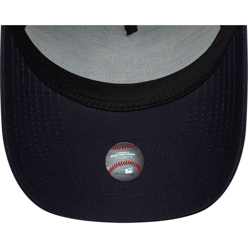 mutsid-kumer-meresinine-snapback-9forty-e-frame-team-outline-new-york-yankees-mlb-new-era