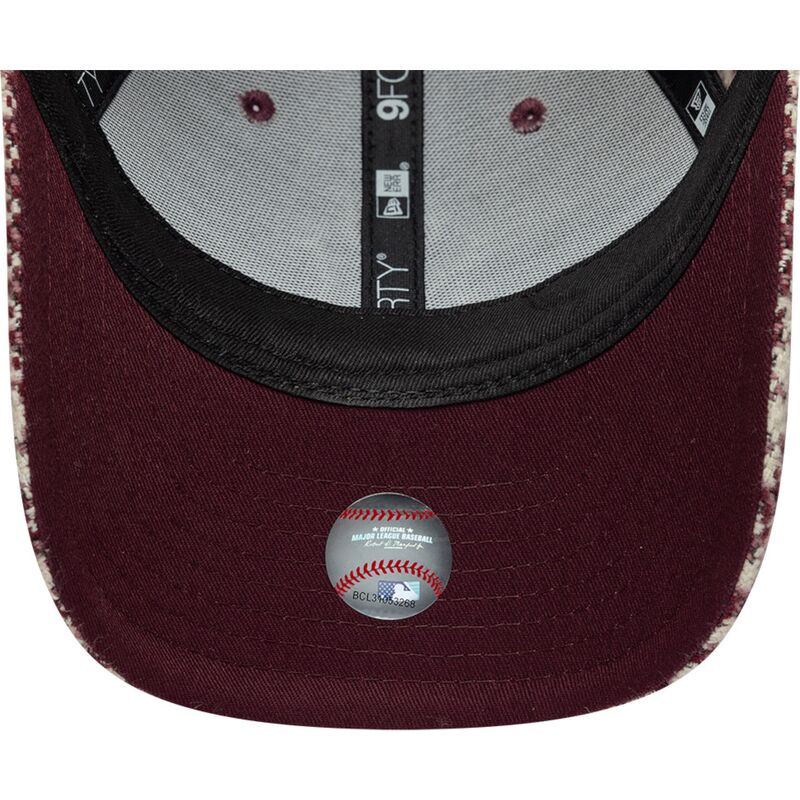 mutsid-kumer-punane-reguleeritav-9forty-m-crown-houndstooth-new-york-yankees-mlb-new-era