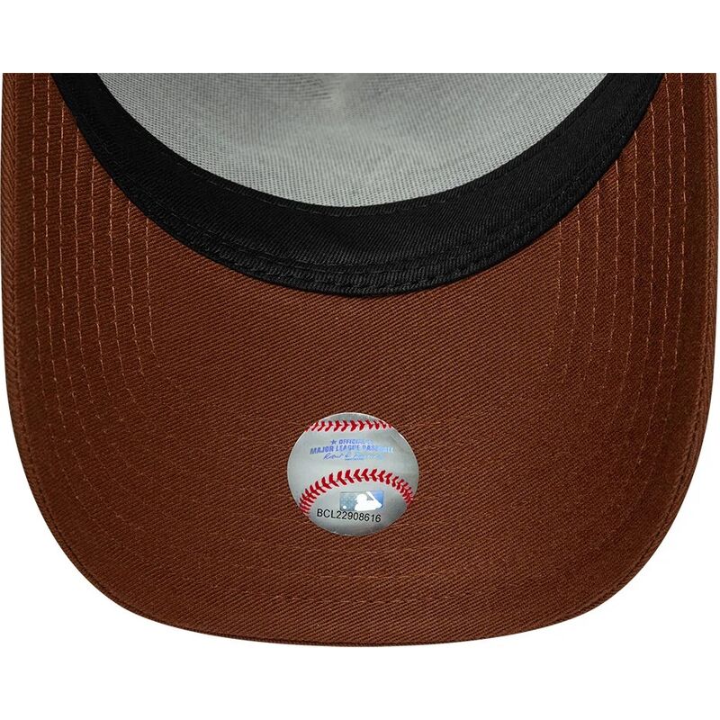mutsid-kumer-pruun-snapback-e-frame-outline-new-york-yankees-mlb-new-era mutsid-kumer-pruun-snapback-e-frame-outline-new-york-yankees-mlb-new-era