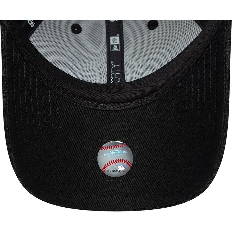mutsid-kumer-must-reguleeritav-9forty-winter-new-york-yankees-mlb-new-era