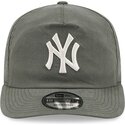 mutsid-kumer-roheline-snapback-19twenty-precurved-new-york-yankees-mlb-new-era