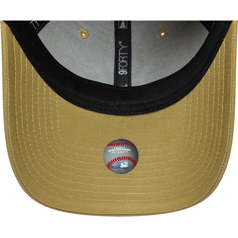 mutsid-kumer-khaki-reguleeritav-9forty-league-essential-new-york-yankees-mlb-new-era